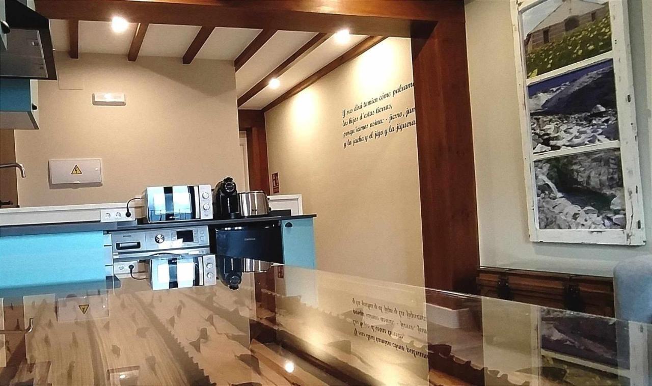 Apartamentos La Rosa Y El Pastor Guijo de Santa Barbara Bagian luar foto