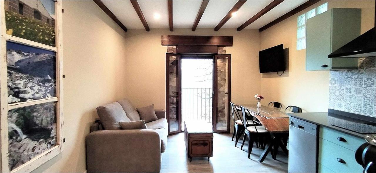 Apartamentos La Rosa Y El Pastor Guijo de Santa Barbara Ruang foto