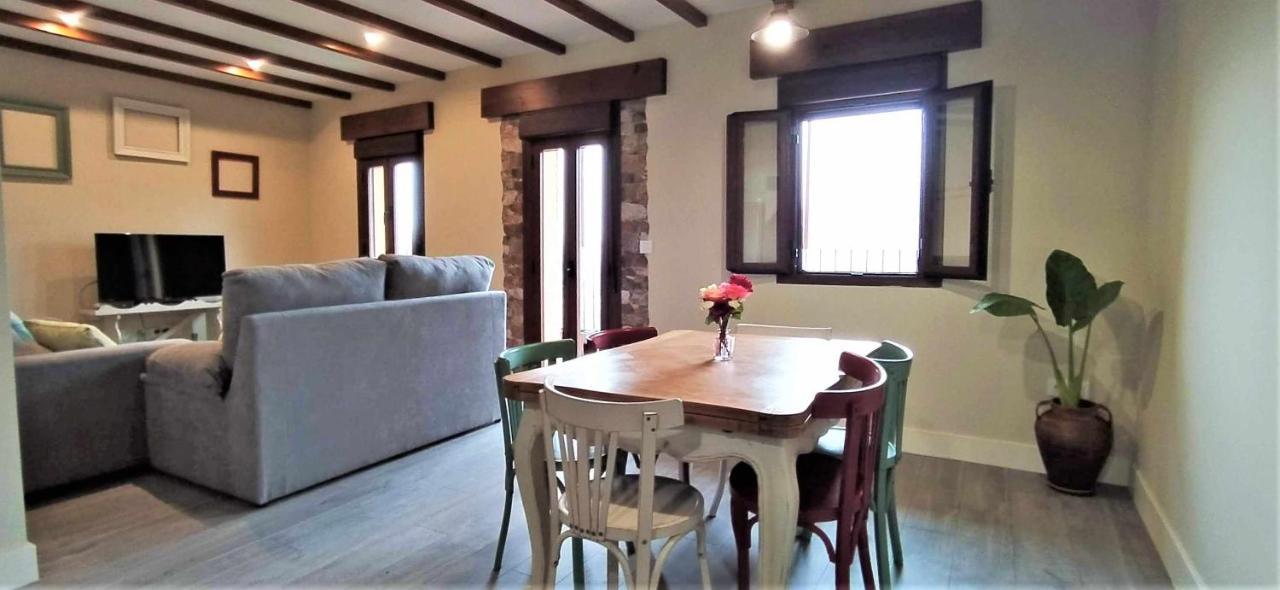 Apartamentos La Rosa Y El Pastor Guijo de Santa Barbara Ruang foto