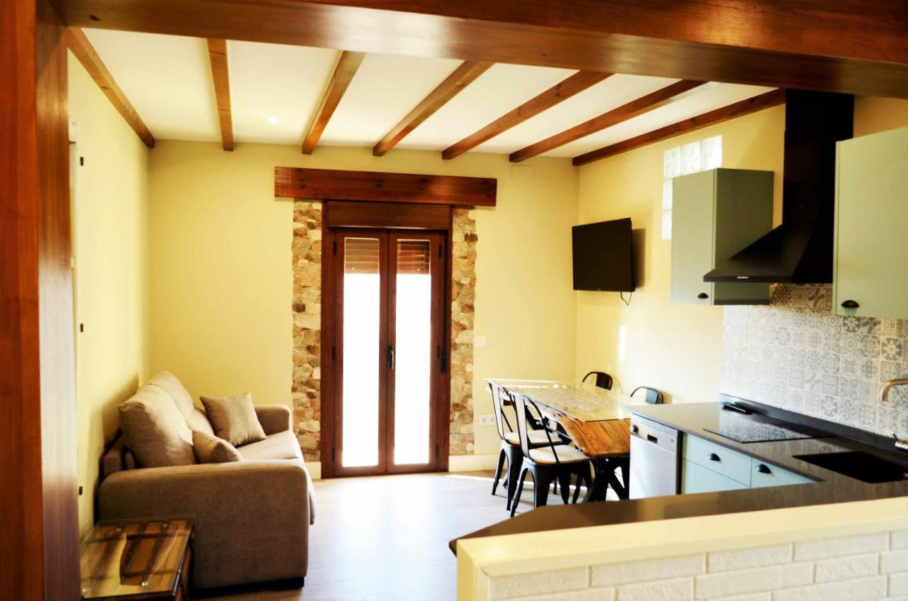 Apartamentos La Rosa Y El Pastor Guijo de Santa Barbara Ruang foto
