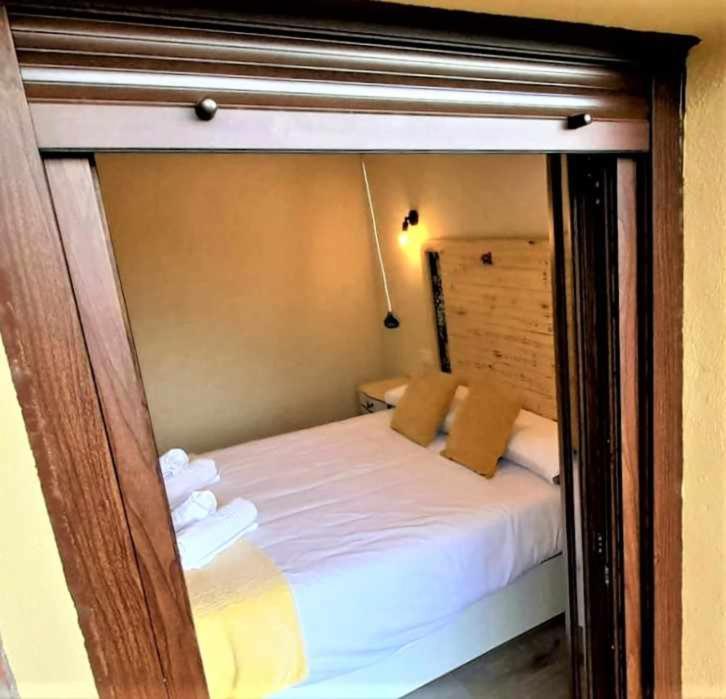 Apartamentos La Rosa Y El Pastor Guijo de Santa Barbara Bagian luar foto